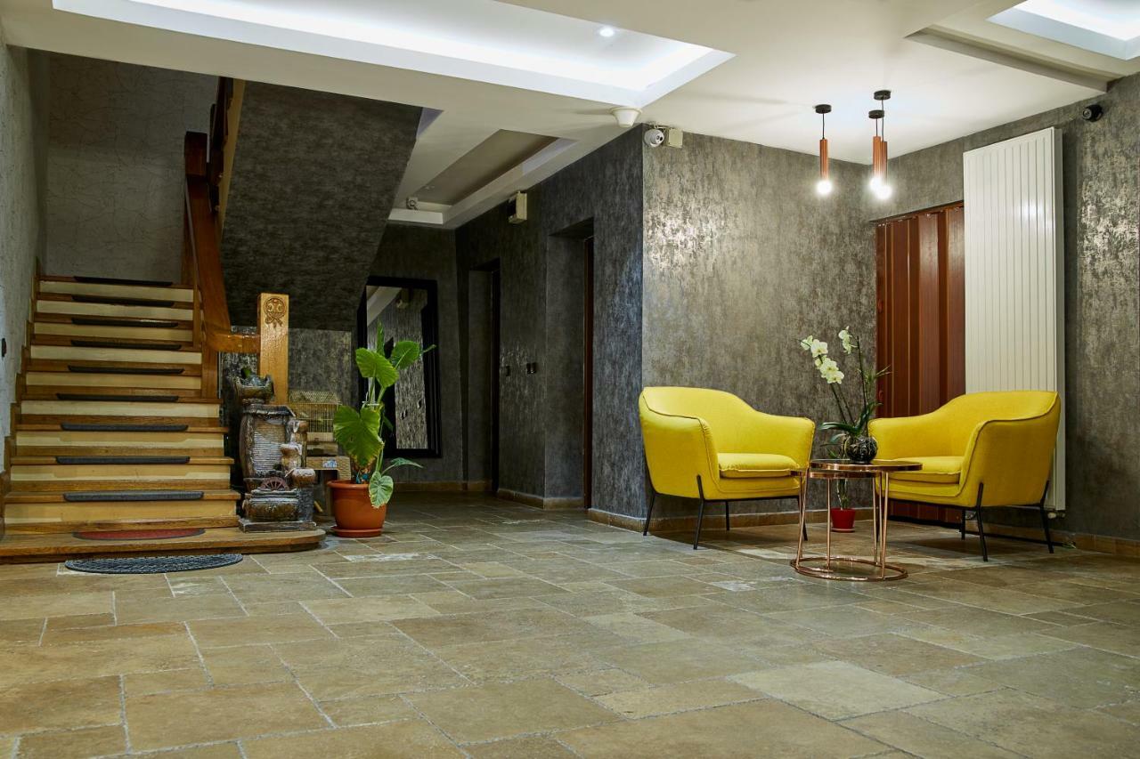Kayus Hotel Buşteni Exterior foto